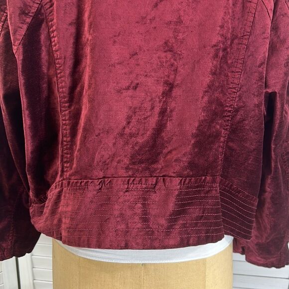 Torrid Jacket Size 4 4X Moto Burgundy Velvet Jacket NWOT - Picture 14 of 16